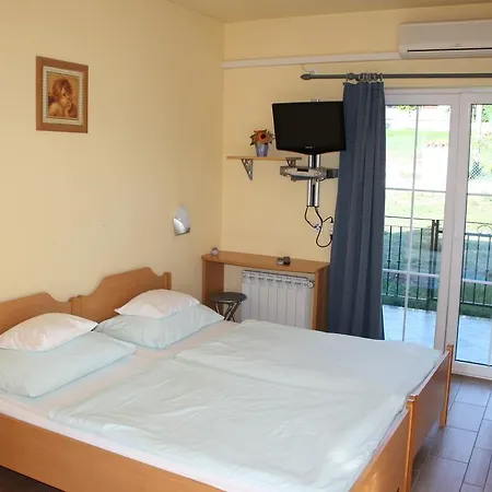 Alojamento de Acomodação e Pequeno-almoço Bed And Breakfast Arlen Poreč