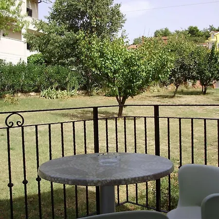 Alojamento de Acomodação e Pequeno-almoço Bed And Breakfast Arlen Poreč